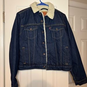 Levi Original Sherpa Trucker Jacket in XL, Like New (Worn Once)